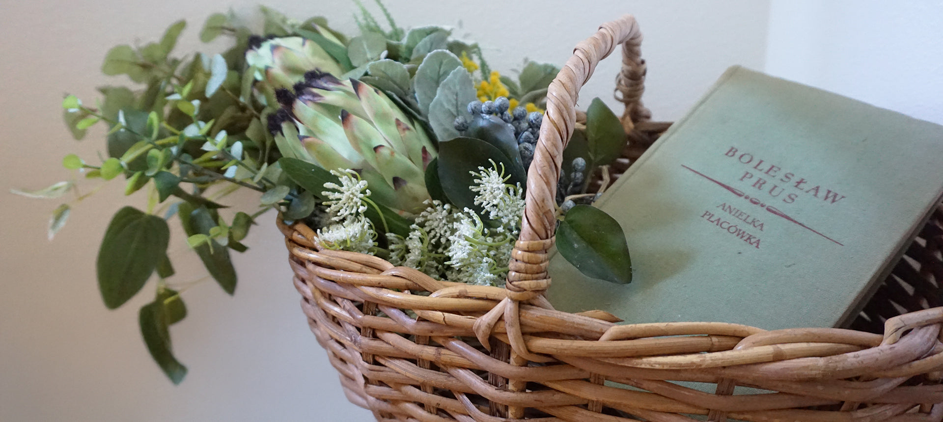 ラタンの温もりを感じる、我が家のバスケット活用術。