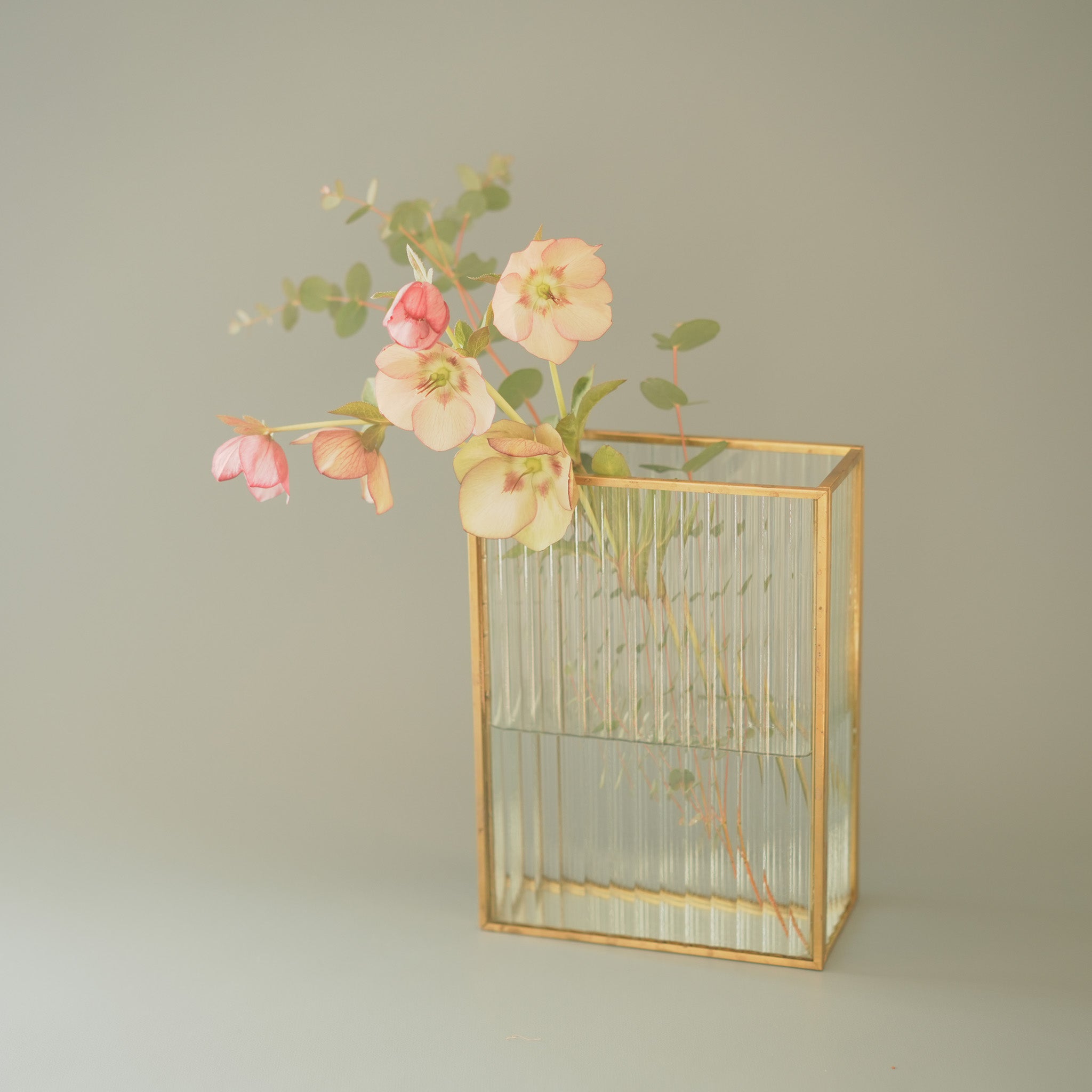 22580 フレームフラワーベース ウェーブ – POSH LIVING CO.,LTD