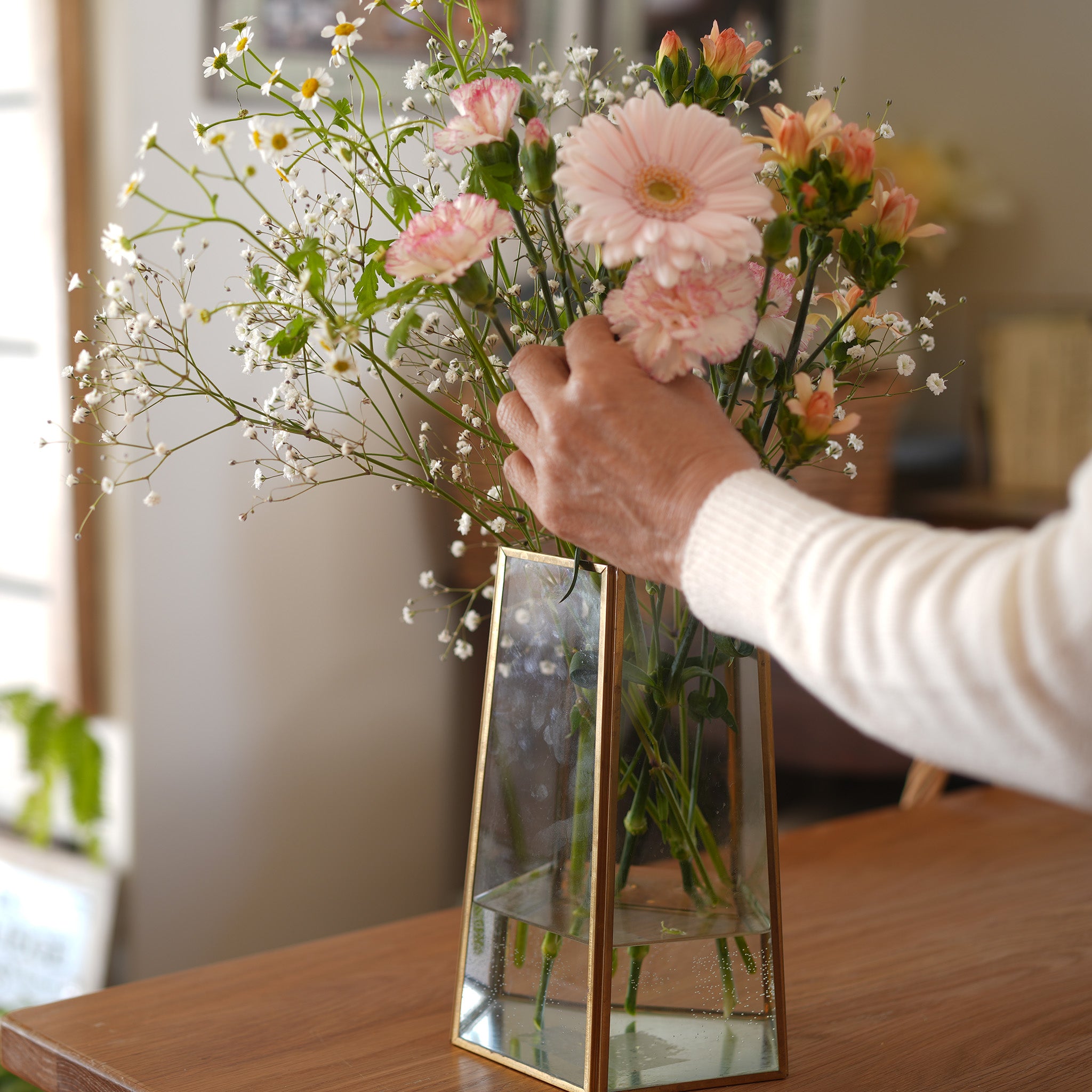 22585 フレームフラワーベース ソリッド – POSH LIVING CO.,LTD