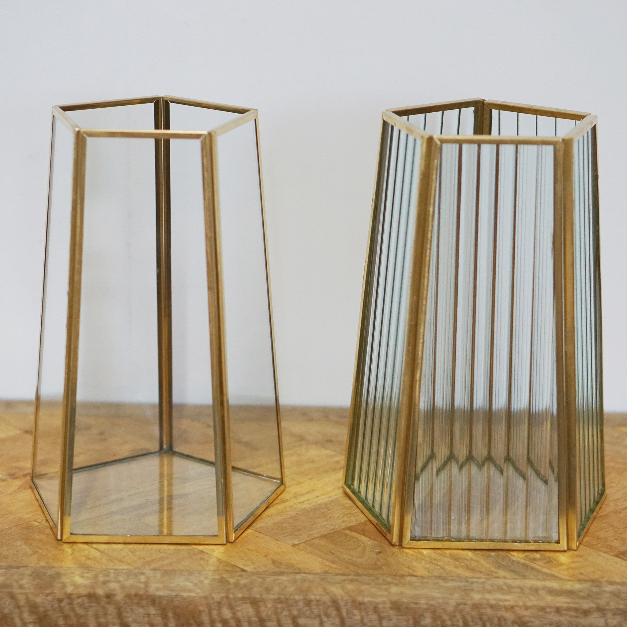 22585 フレームフラワーベース ソリッド – POSH LIVING CO.,LTD