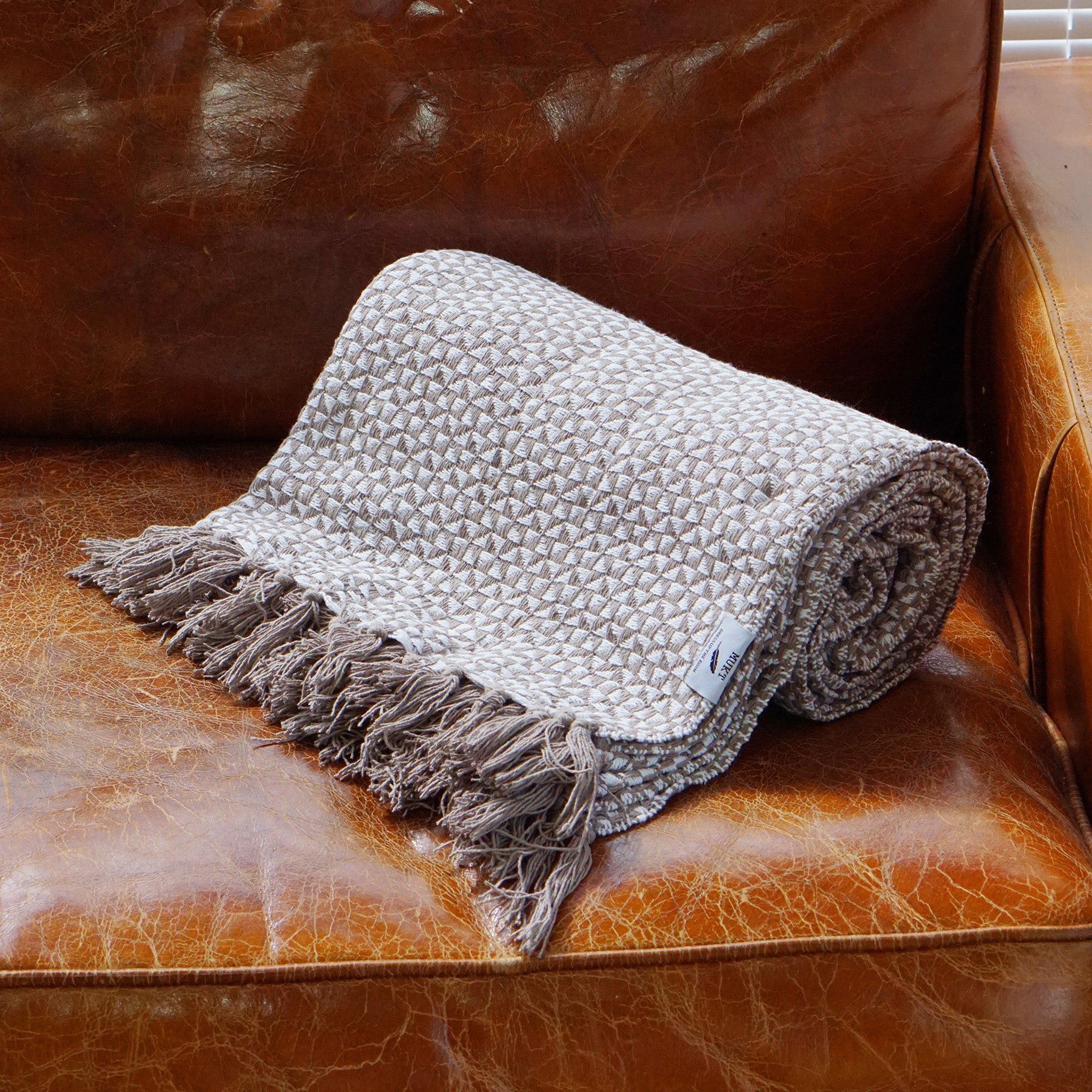 53427 MUKT マルチカバー ウィンドミル ウォルナット – POSH LIVING CO