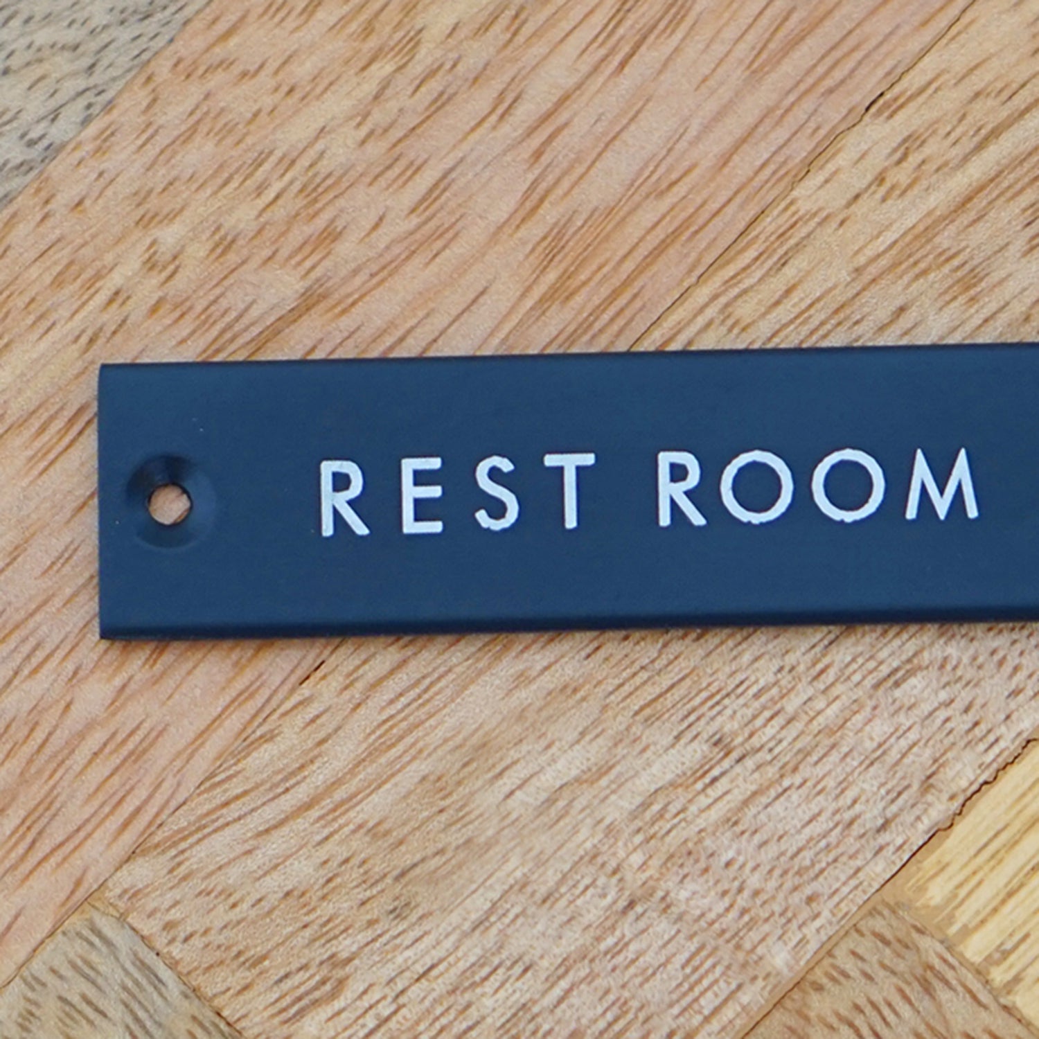 63954 サインプレート REST ROOM ブラック