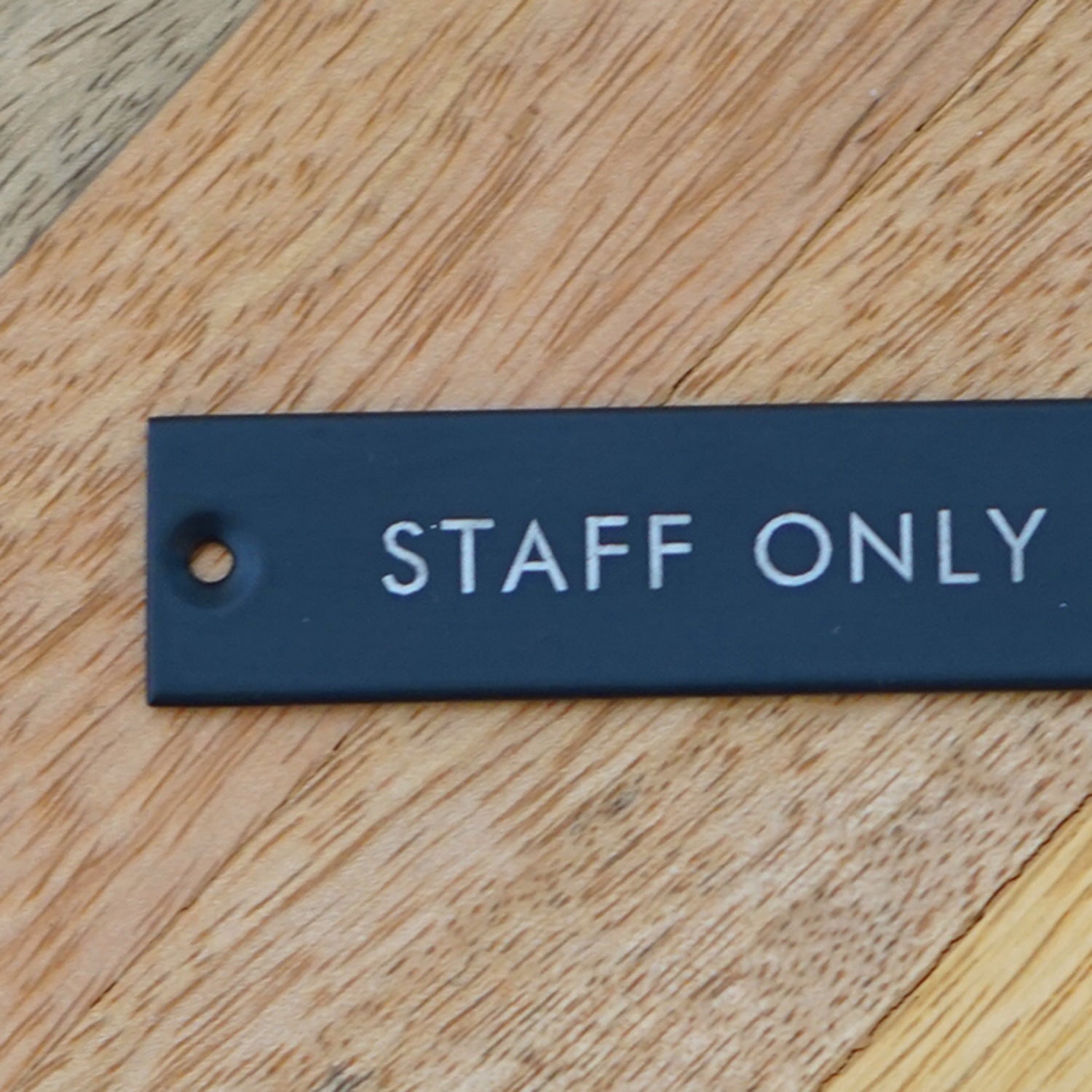63957 サインプレート STAFF ONLY ブラック