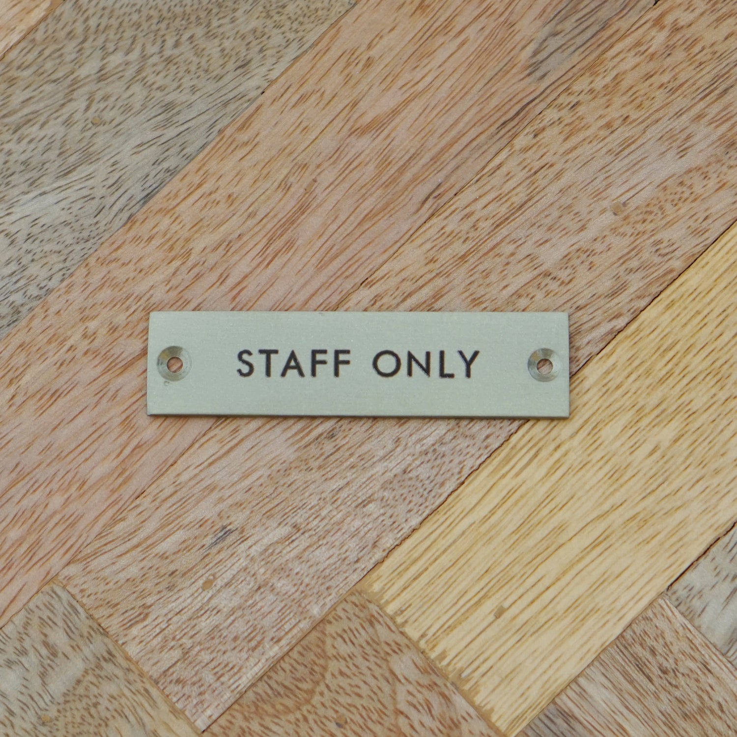 63958 サインプレート STAFF ONLY アンティークゴールド
