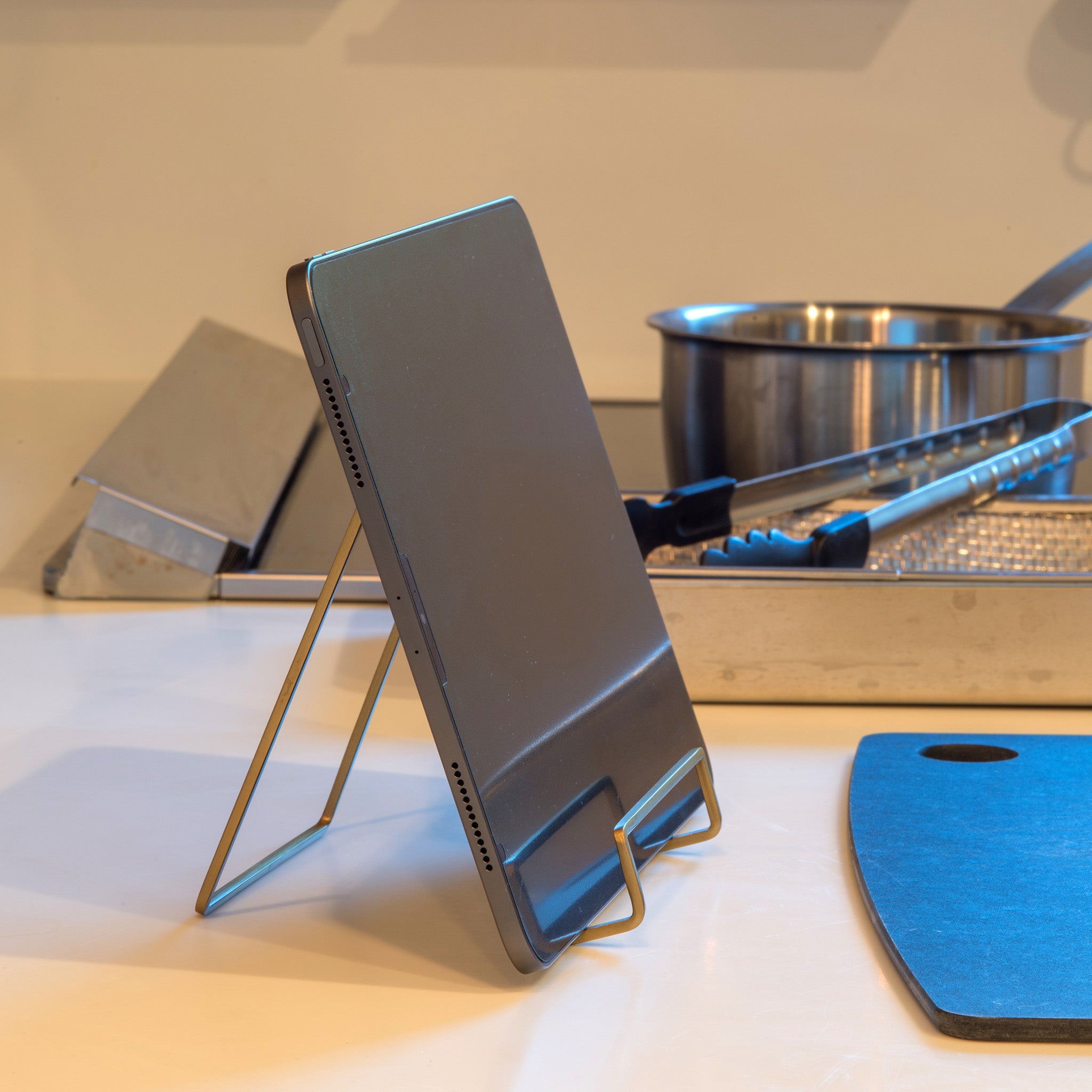 63984 ディスプレイスタンドL アンティークゴールド – POSH LIVING CO.,LTD