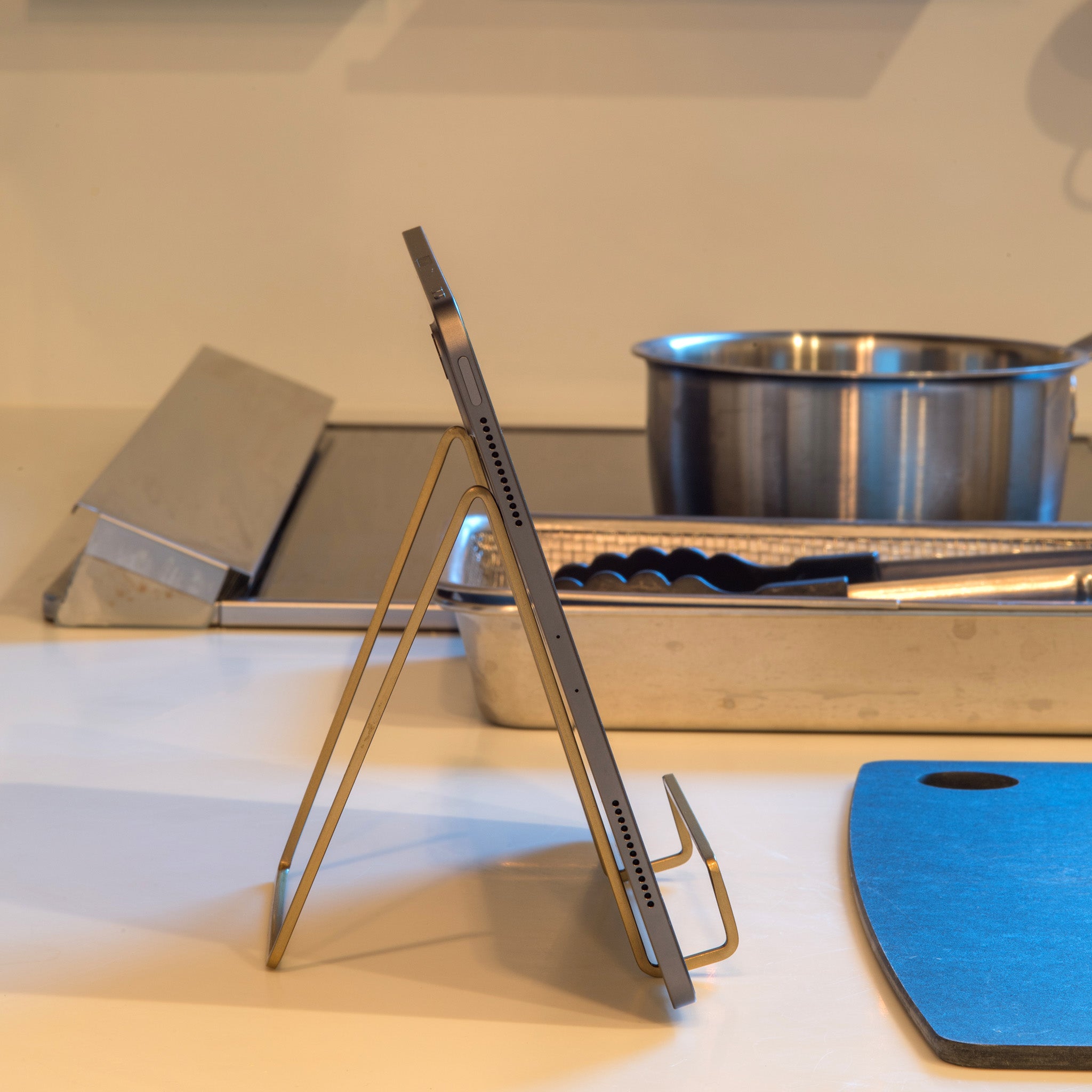 63984 ディスプレイスタンドL アンティークゴールド – POSH LIVING CO.,LTD