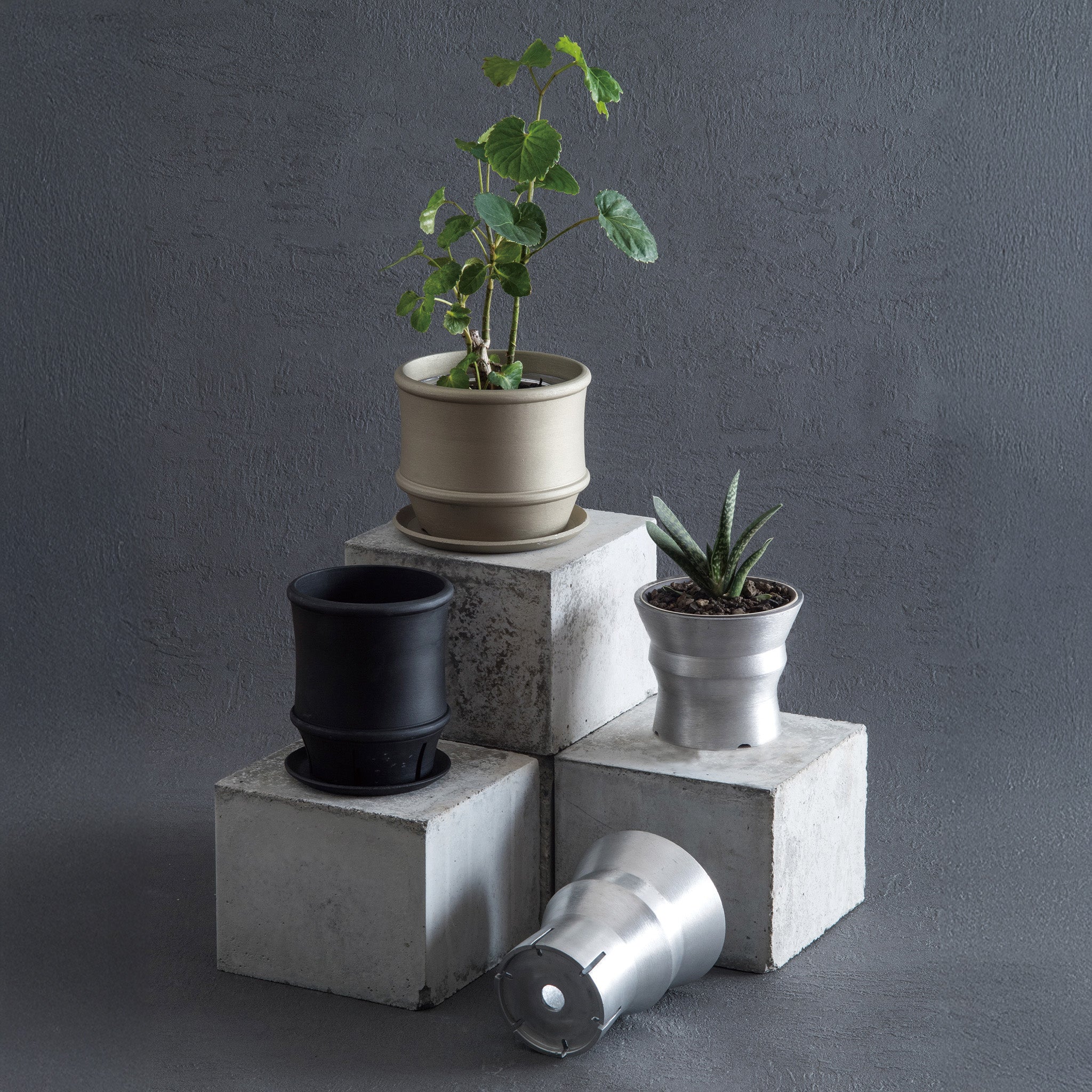 64069 ブルータポット シルバー – POSH LIVING CO.,LTD